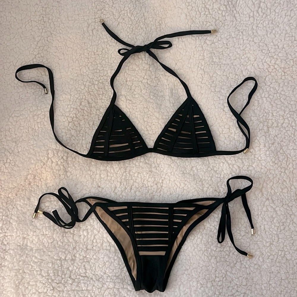 Black Beach Bunny bikini